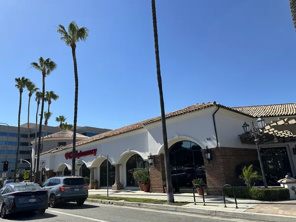 Ventura Boulevard commercial strip, Encino CA
