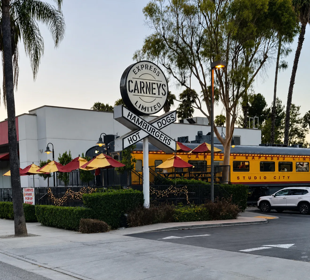 Carney's Express Limited train car restaurant on Ventura Blvd, Studio City